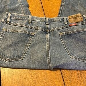 - Jeans 36 x 32 Wrangler Relax